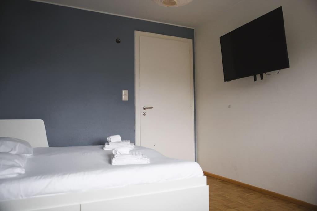 Cozy 3 Bedroom House With 11 Kw Electric Car Charger Hesperange Esterno foto