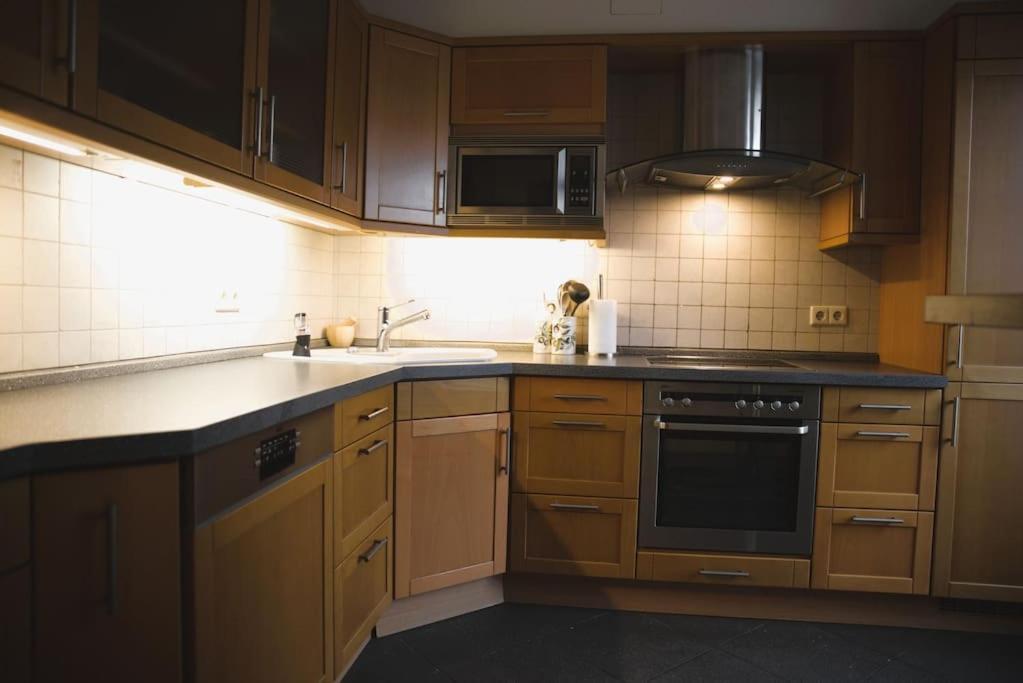 Cozy 3 Bedroom House With 11 Kw Electric Car Charger Hesperange Esterno foto