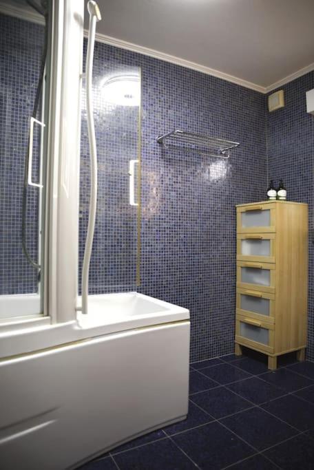 Cozy 3 Bedroom House With 11 Kw Electric Car Charger Hesperange Esterno foto