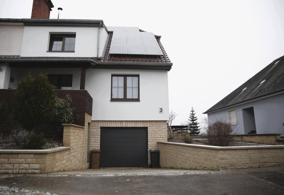 Cozy 3 Bedroom House With 11 Kw Electric Car Charger Hesperange Esterno foto